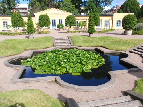 Linnaeus' Home/Garden.